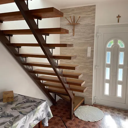 بيت للعطل Topart Vendeghaz Balatongyoeroek, Lakeside House *